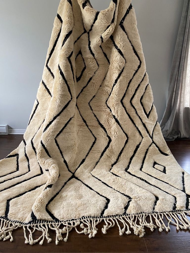 Beni Mrirt Moroccan Black and White rug