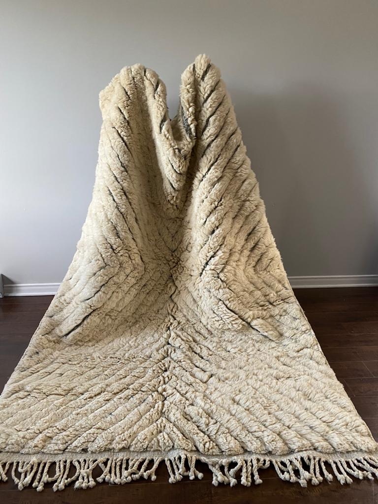 White grey Moroccan Mrirt rug
